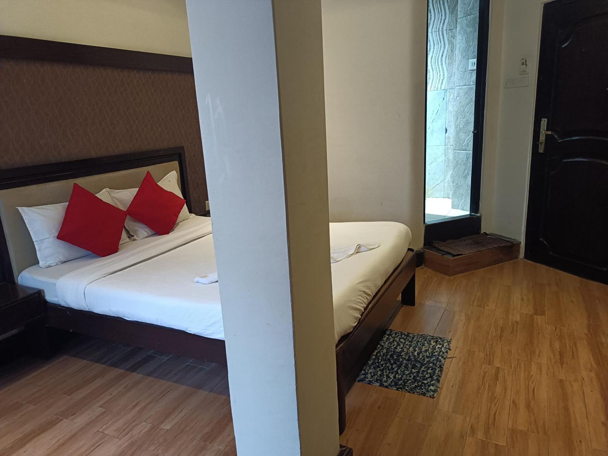 Hotel Serene ชิลลอง ภายนอก รูปภาพ
