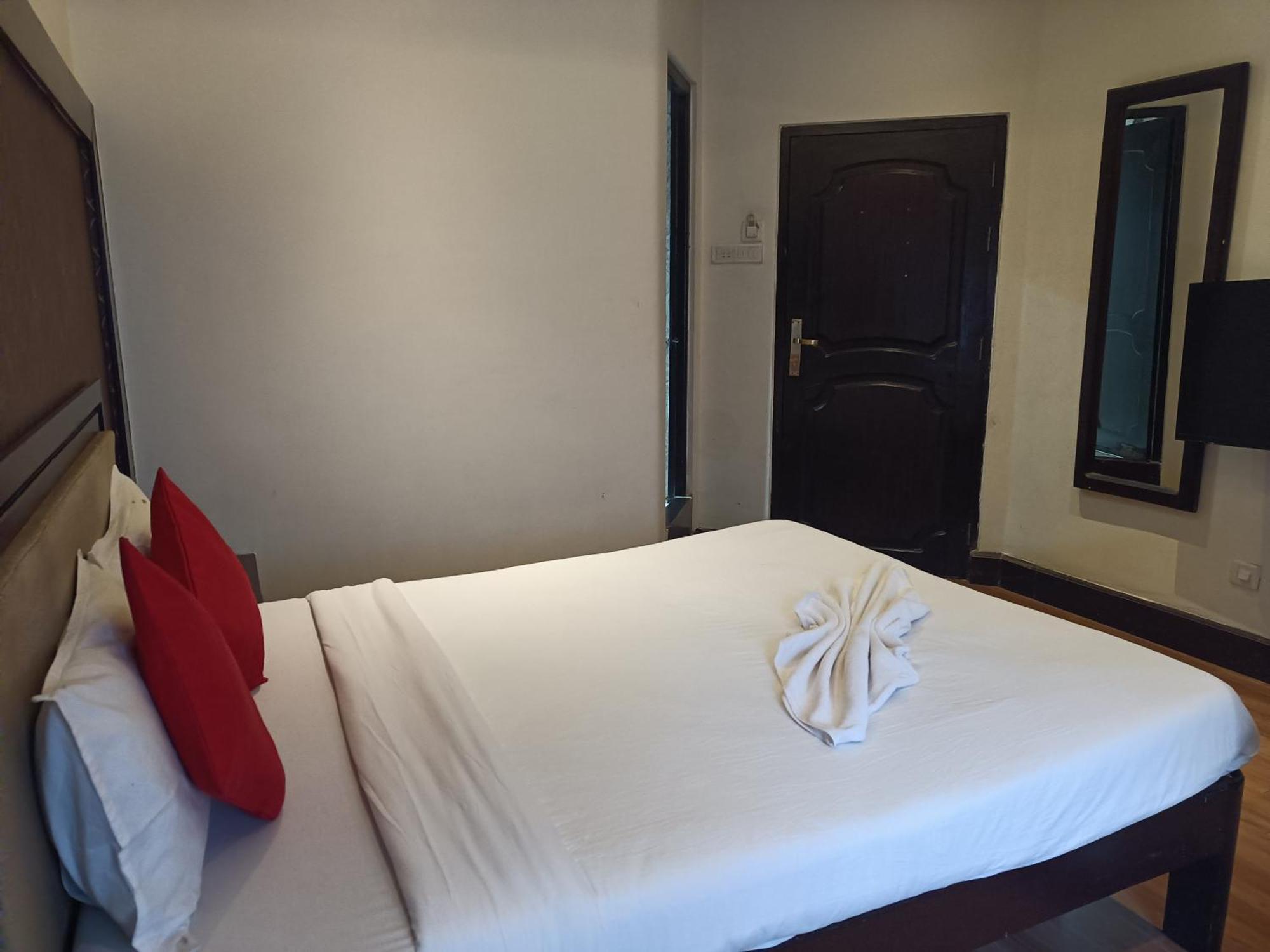 Hotel Serene ชิลลอง ภายนอก รูปภาพ