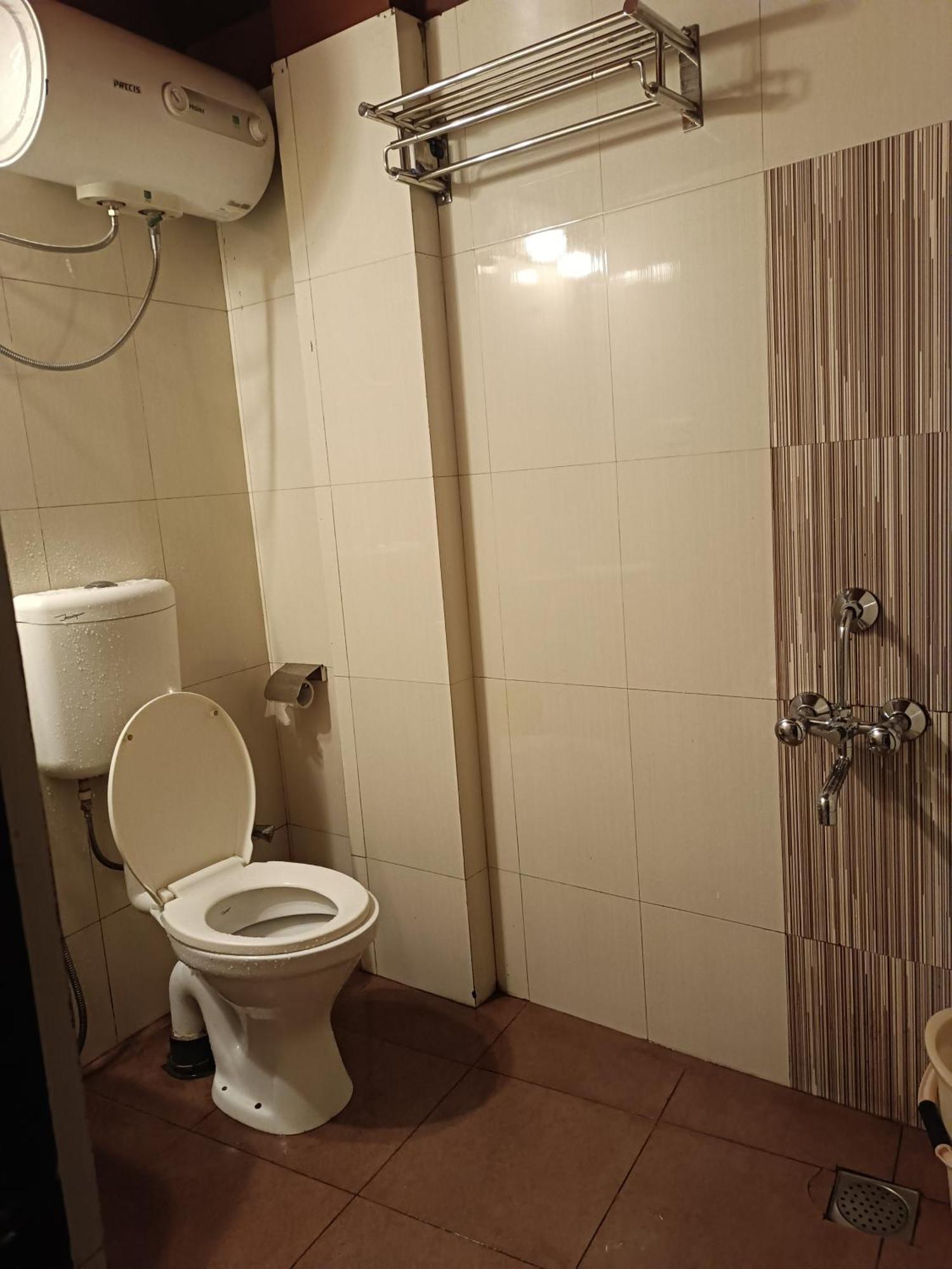 Hotel Serene ชิลลอง ภายนอก รูปภาพ